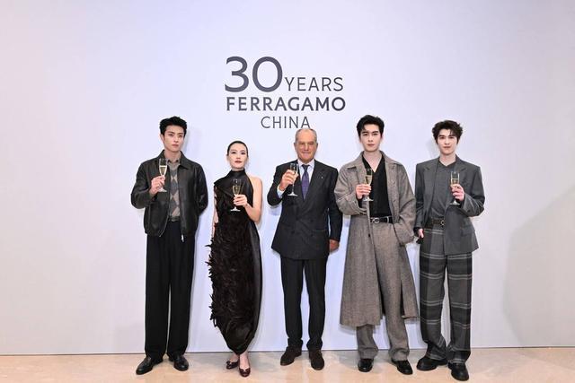 da Goose加拿大鹅“共话青皑”沉浸式体验之旅 于成都开启传承、文化与自然的对话AG旗舰厅登录首页时尚WEEKLY｜一朵棉花改变世界 全棉时代溯源纪录片上线Cana(图6)